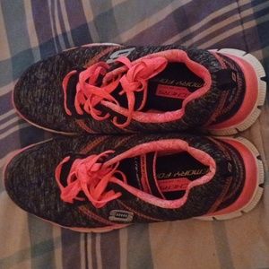 Skechers lite weight memory foam sneakers